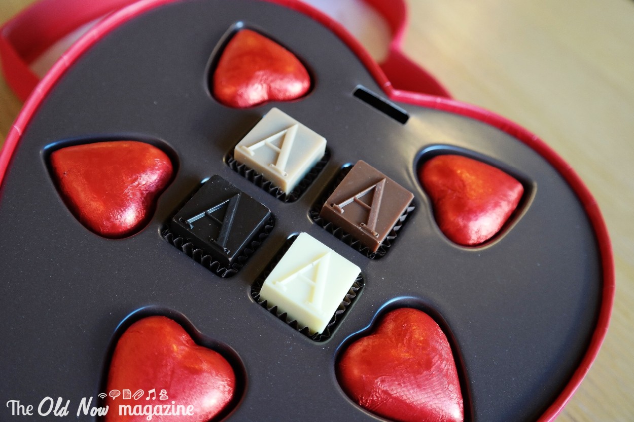Brainbox Candy - Sottobicchiere Divertente 'Modest Geniuss' - Regalo Umoristico In Melamina 10x10 Cm Per Amici E Colleghi