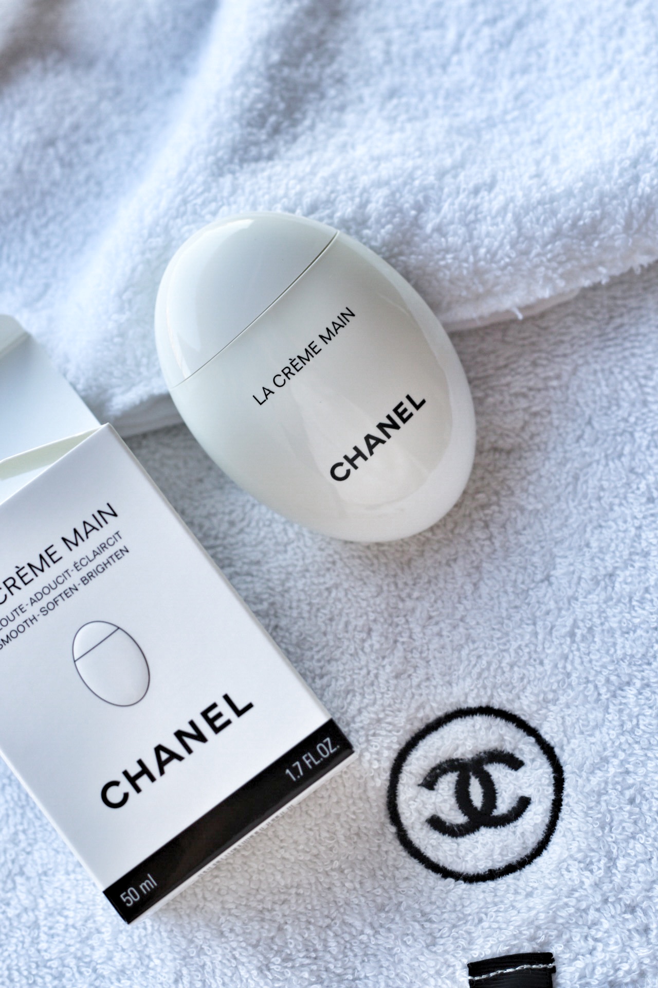 Chanel La Crème Main Texture Riche una nuova formula vellutata per mani  secche e fragili  Kate on Beauty